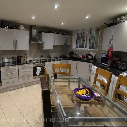 Rent this 9 bed house on Cross Cliff Road in Leeds, LS6 2AX