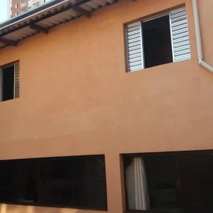 Buy this 4 bed house on Rua Regina Dalboni in Vila Nossa Senhora das Vitórias, Mauá - SP