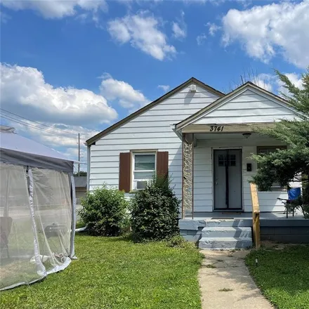 Buy this studio house on 3741 Hillside Avenue in Indianapolis, IN 46218