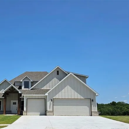 Buy this 4 bed house on Redbud Drive in Catoosa, Rogers County