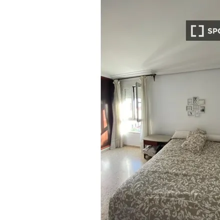 Rent this 3 bed room on Plaza del Ejército Español in 41018 Seville, Spain