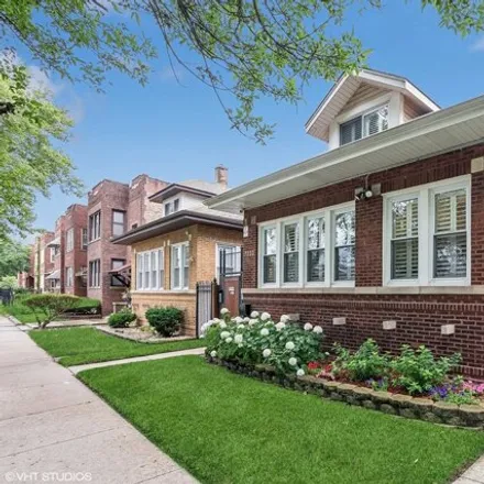Image 2 - 7232 S East End Ave, Chicago, Illinois, 60649 - House for sale