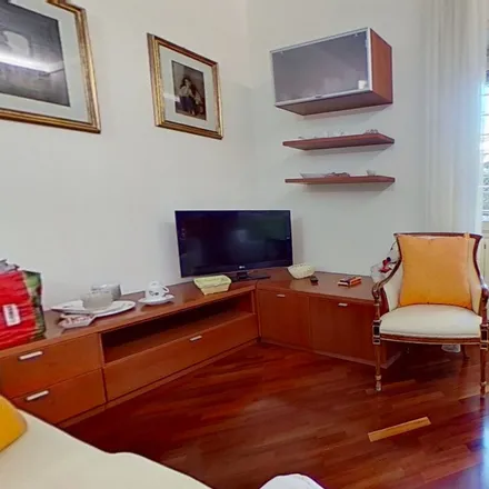 Rent this 2 bed apartment on Farmacia Gina Mucelli in Via di San Pantaleo Campano, 28