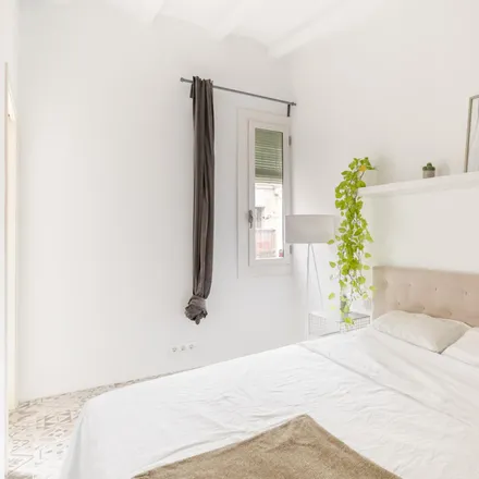 Rent this 1 bed apartment on Carrer de Valldonzella in 52, 08001 Barcelona