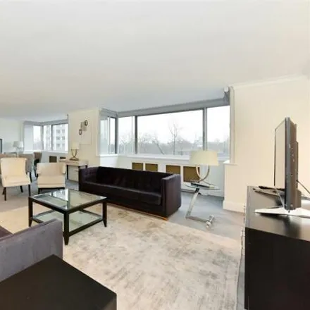 Image 2 - South Lodge, 245 Knightsbridge, London, SW7 1DG, United Kingdom - Apartment for sale