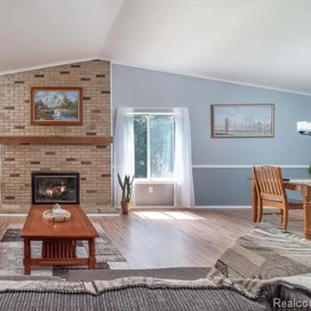 Image 5 - 2128 Hiller Road, West Bloomfield Township, MI 48324, USA - House for sale