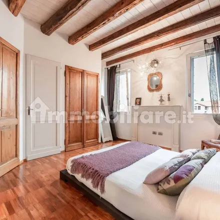 Rent this 5 bed apartment on Via Suor Elisabetta Vendramini in 35137 Padua Province of Padua, Italy