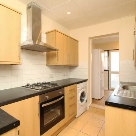 Image 4 - Carnforth Road, London, SW16 5AA, United Kingdom - Apartment for rent
