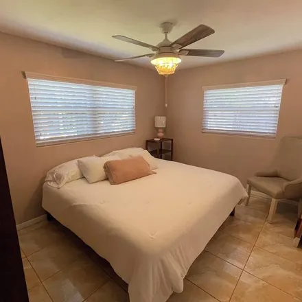 Rent this 2 bed house on Palm Harbor in FL, 34683