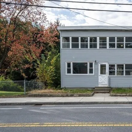 Rent this 3 bed apartment on 389 Mechanic Street in Leominster, MA 01453