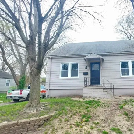 Buy this 3 bed house on 2233 North Flora Avenue in Peoria, IL 61604