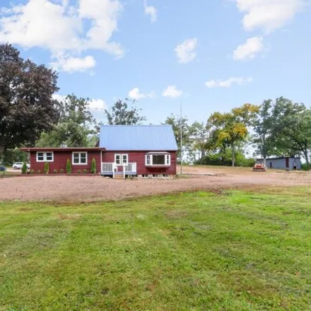 Rent this 3 bed house on Hickory Lane in Twin Lakes, Kenosha County