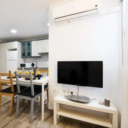 Rent this 3 bed apartment on Calle Cobertizo del Conde in 17, 29013 Málaga