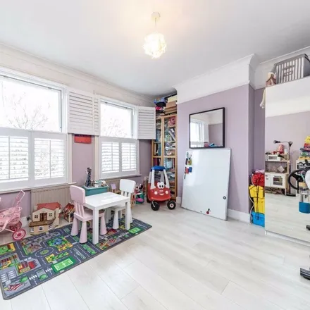 Rent this 4 bed apartment on Dunstans Road in Underhill Road, London