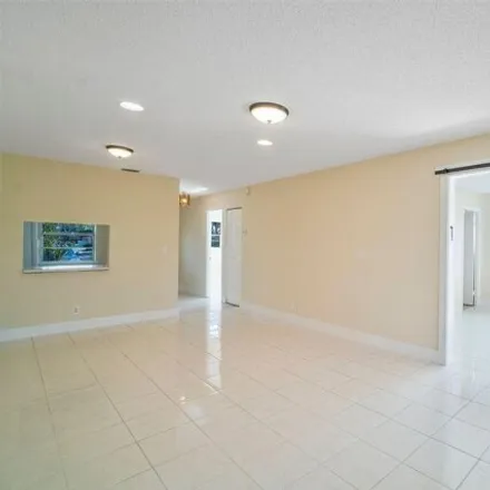 Image 8 - 346 Lake Frances Drive, Golden Lakes, Palm Beach County, FL 33411, USA - Condo for rent