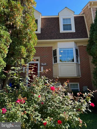 Image 4 - 5611 Hogenhill Terrace, Montgomery County, MD 20853, USA - Townhouse for sale