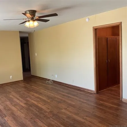 Image 3 - East 27th Place, Tulsa, OK 74114, USA - House for rent