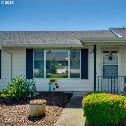 Buy this 3 bed condo on 621 Northeast Fleming Avenue in Gresham, OR 97030