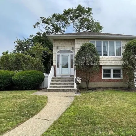 Rent this 3 bed house on 2570 Nassau Street in Bellmore, NY 11710