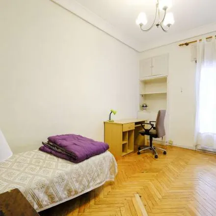 Rent this 4 bed apartment on Madrid in Calle de Tarragona, 3