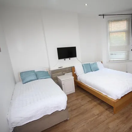 Image 5 - Harlesden Road, Willesden Green, London, NW10 3SD, United Kingdom - Apartment for rent