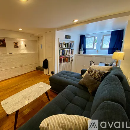 Image 3 - 3118 Dumbarton St NW, Unit English basement at 3118 1/2 Dumbarton St., NW, - Townhouse for rent