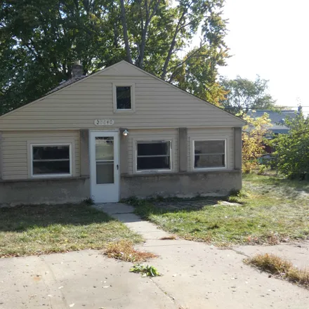 Buy this 2 bed house on 26636 Pattow Street in Roseville, MI 48066