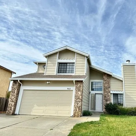 Buy this 4 bed house on 998 Hickory Court in Fairfield, CA 94533