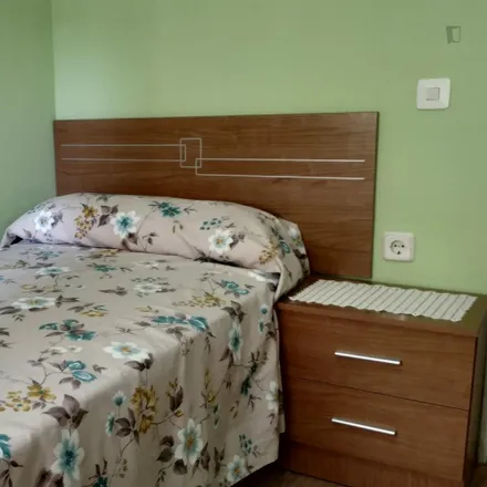 Rent this 4 bed room on Madrid in Calle de la Hacienda de Pavones, 264