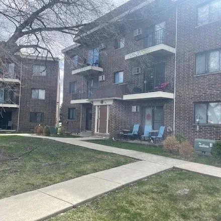 Rent this 2 bed condo on Kings Point Drive North in Addison, IL 60101
