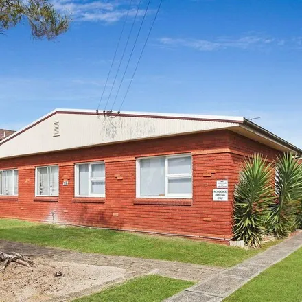 Rent this 2 bed apartment on Peterborough Avenue in Lake Illawarra NSW 2528, Australia