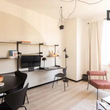 Rent this studio apartment on Avenue d'Auderghem - Oudergemlaan 295 in 1040 Etterbeek, Belgium