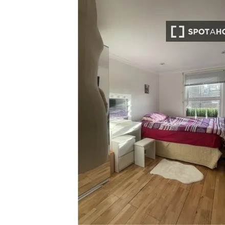 Rent this 3 bed room on 51 Fordingley Road in London, W9 3EA