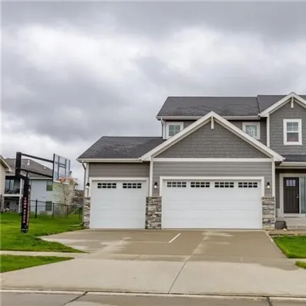 Buy this 5 bed house on Waterford Road in Urbandale, IA