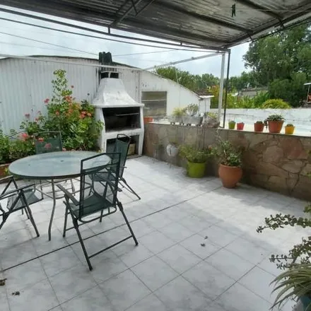 Buy this 2 bed house on Montevideo 5308 in Azcuénaga, Rosario