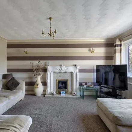 Image 5 - Martinfields, Pendle, BB10 2RE, United Kingdom - House for sale