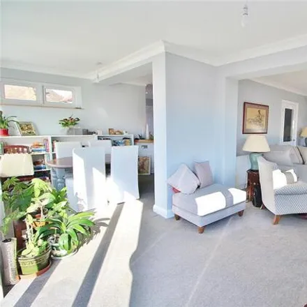 Image 2 - Cissbury Gardens, Worthing, West Sussex, Bn14 - House for sale