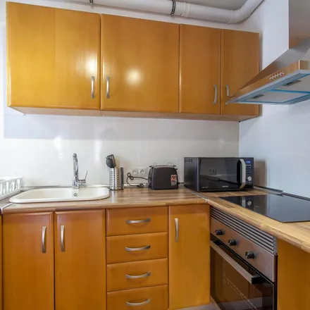 Rent this 6 bed apartment on Escultor J. Capuz (parell) - la Plata in Carrer de l'Escultor Josep Capuz, 46005 Valencia