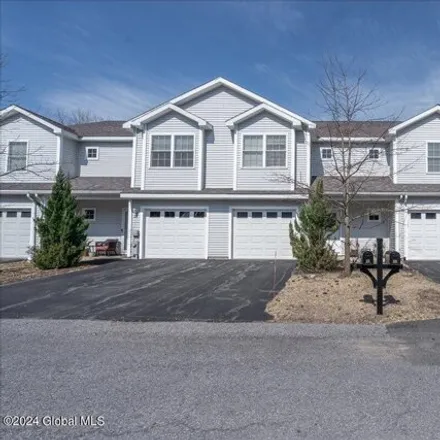 Buy this 3 bed condo on 20 Cobblestone Court in Rotterdam, NY 12306