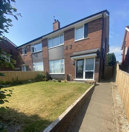 Rent this 5 bed duplex on Bolton Road/Moorfield Road in Bolton Road, Pendlebury