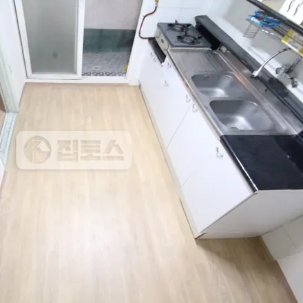 Rent this 2 bed apartment on 서울특별시 강남구 역삼동 778-44