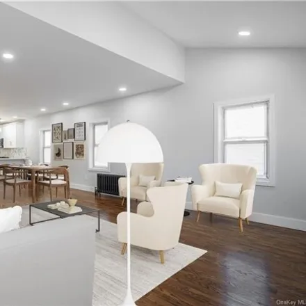 Image 7 - 215-12 106th Avenue, New York, NY 11429, USA - House for sale