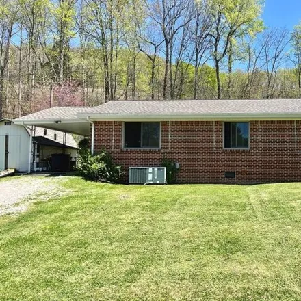 Buy this 3 bed house on 1325 Hidden Valley Drive in Livingston, TN 38570