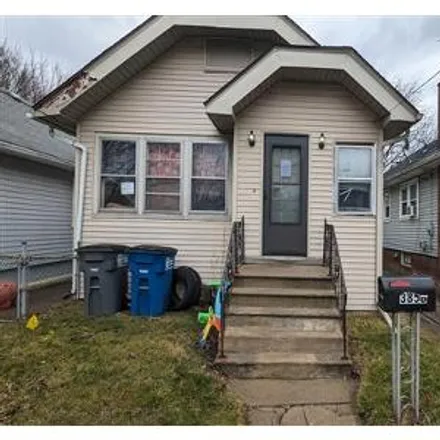 Buy this 3 bed house on 3865 Leybourn Avenue in Toledo, OH 43612
