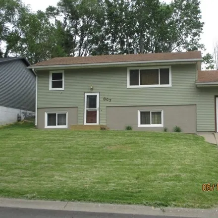 Buy this 3 bed house on 925 North 5th Street in Le Claire, IA 52753