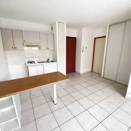 Rent this 2 bed apartment on Hôtel de Ville in Place Eugène Raynaldy, 12000 Rodez