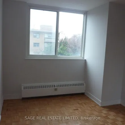 Image 7 - 10 Shallmar Boulevard, Old Toronto, ON M5N 2N1, Canada - Apartment for rent