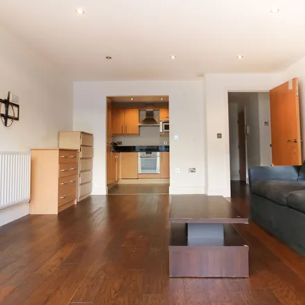 Rent this 2 bed apartment on Co-op Food in Cassilis Road, Millwall