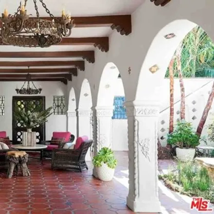 Image 1 - 1013 N Roxbury Dr, Beverly Hills, California, 90210 - House for sale