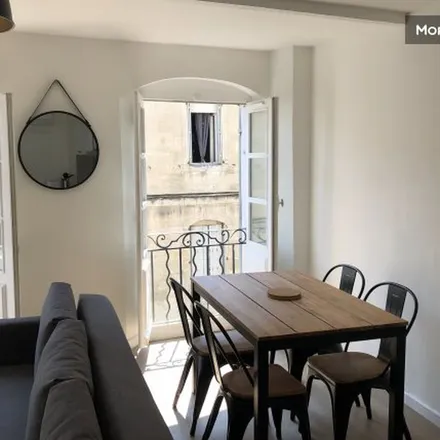 Image 2 - 7 Rue du Portail Magnanen, 84000 Avignon, France - Apartment for rent